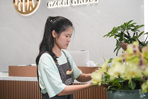 J9����|����վ����