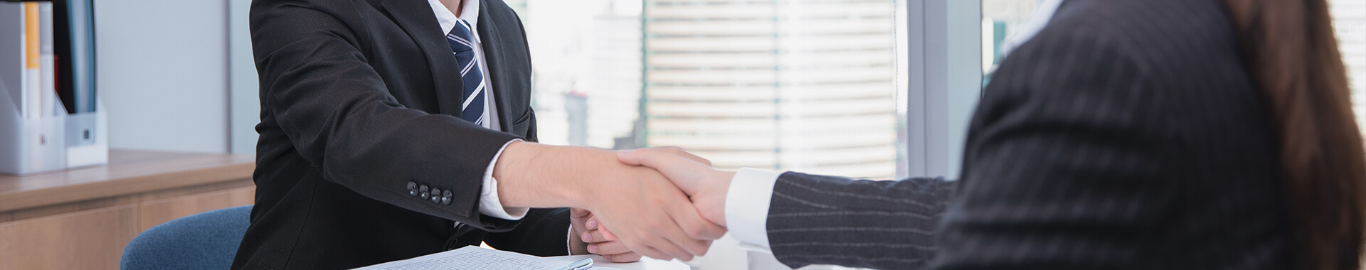 ����J9����