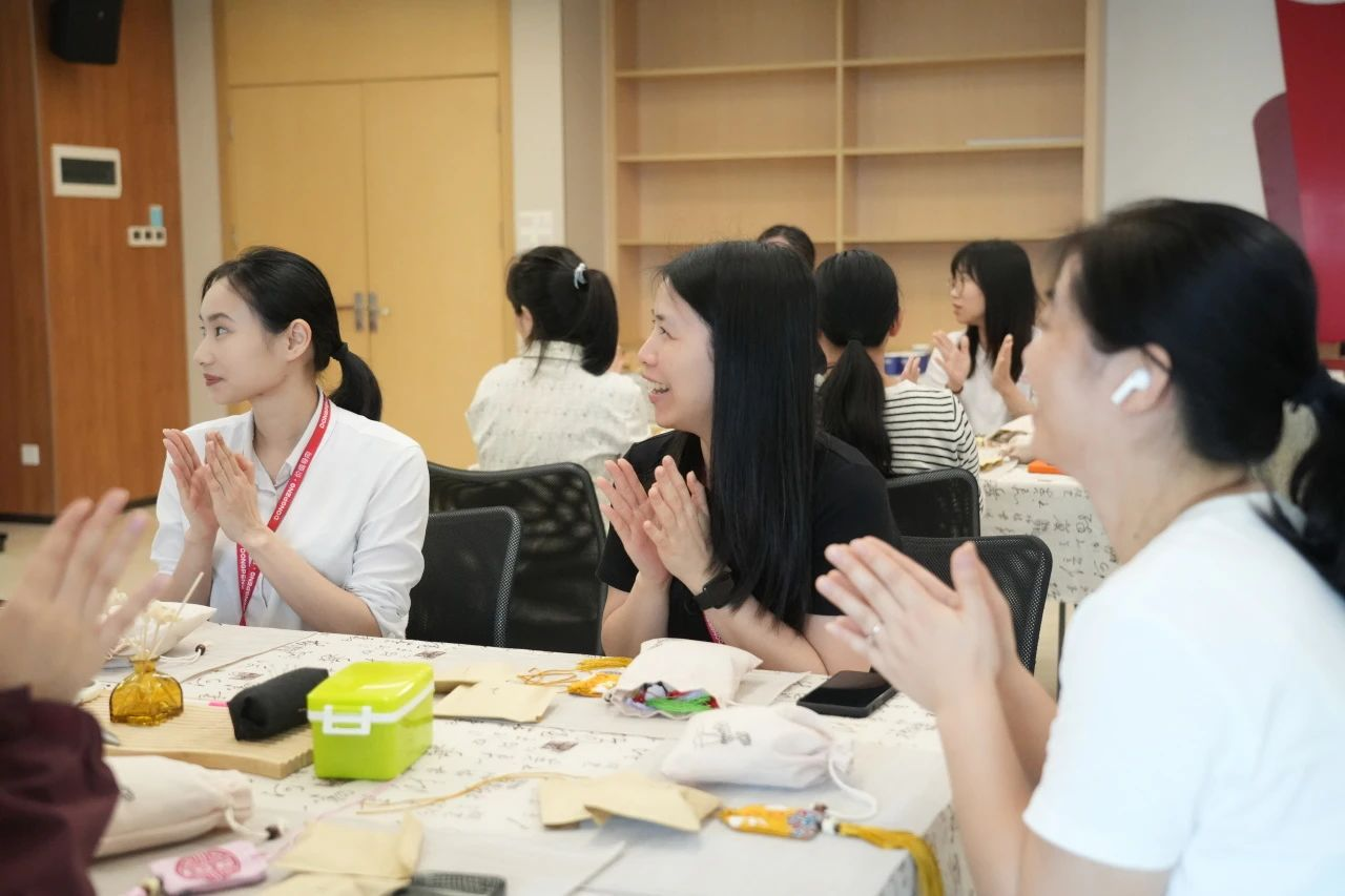 J9����|����վ����